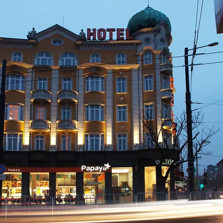 Lion Hotel 3*