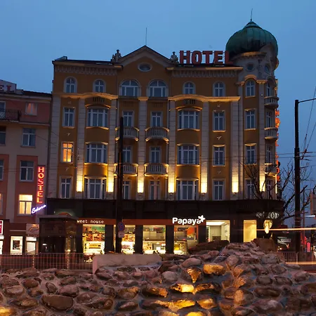 Lion Hotel