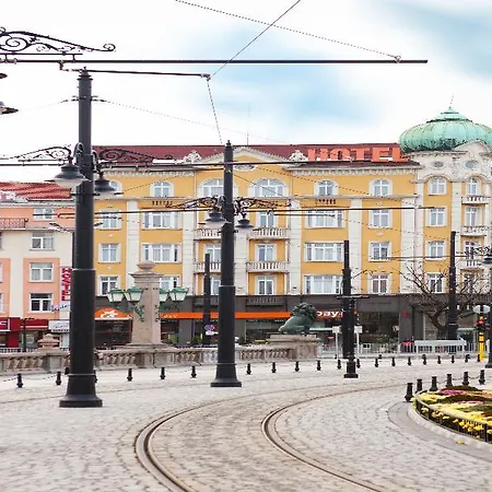 Hotel Lion 3*