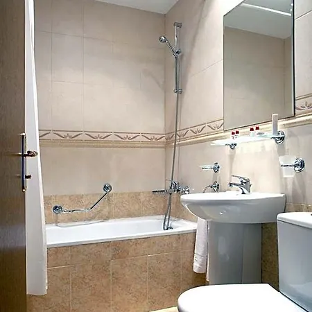 Lion Hotel 3*