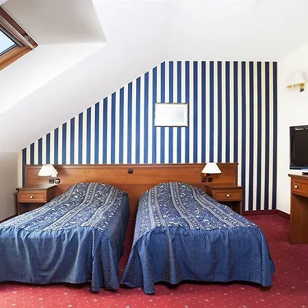 Lion Hotell 3*