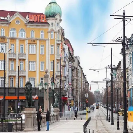 лион