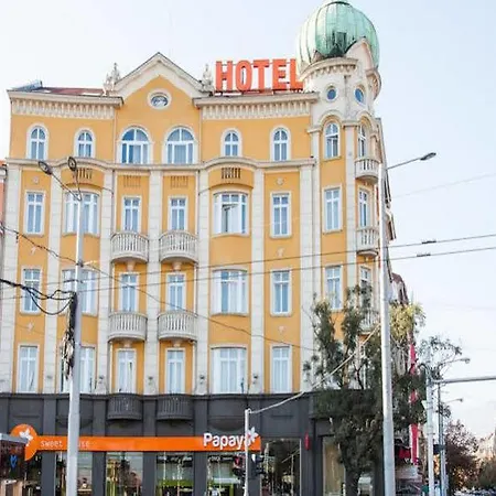лион 3* София