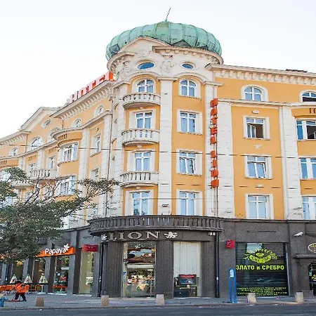 Lion Hotel